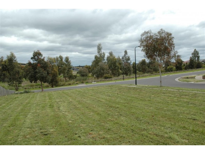 39 Watersprite Boulevard, Sunbury VIC 3429