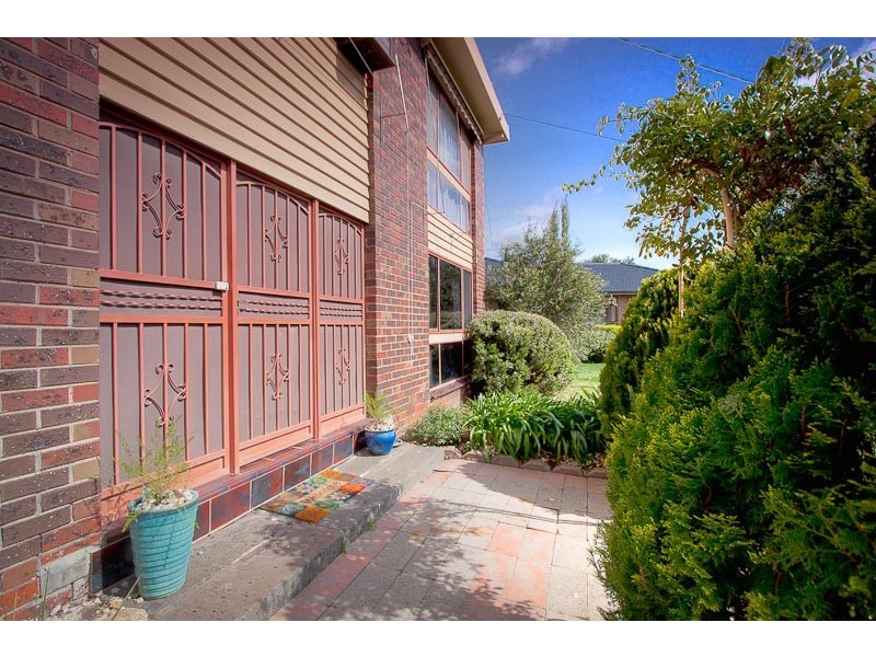 27 Fraser Court, Sunbury VIC 3429