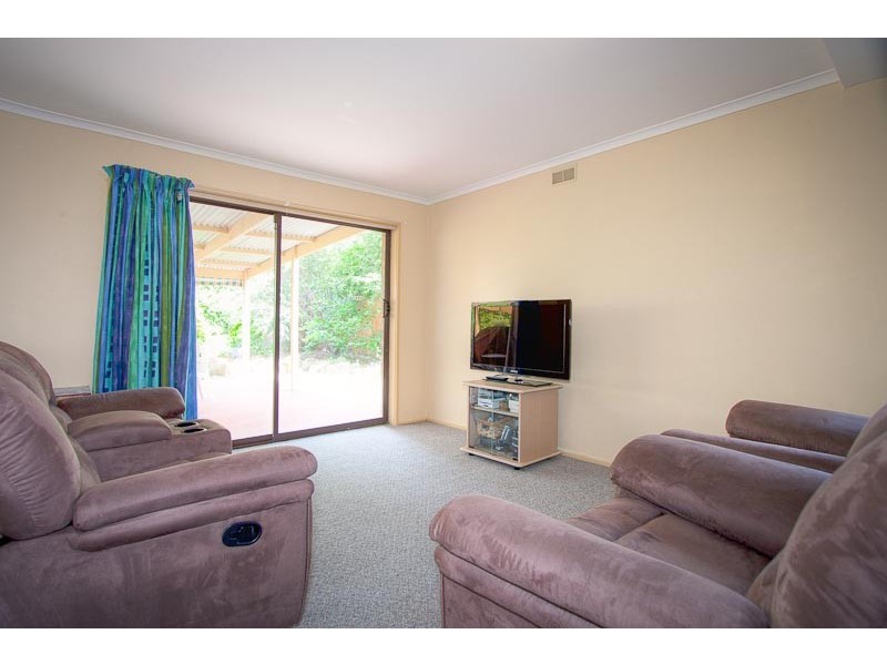 27 Fraser Court, Sunbury VIC 3429
