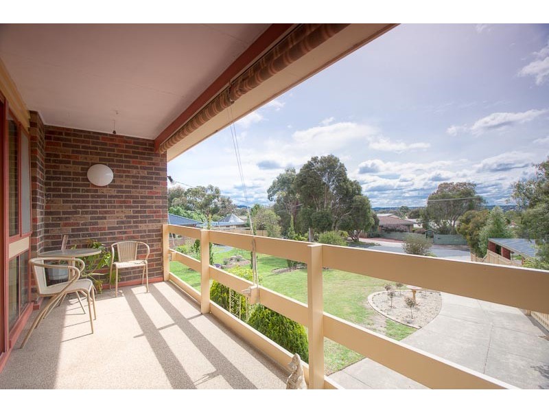 27 Fraser Court, Sunbury VIC 3429