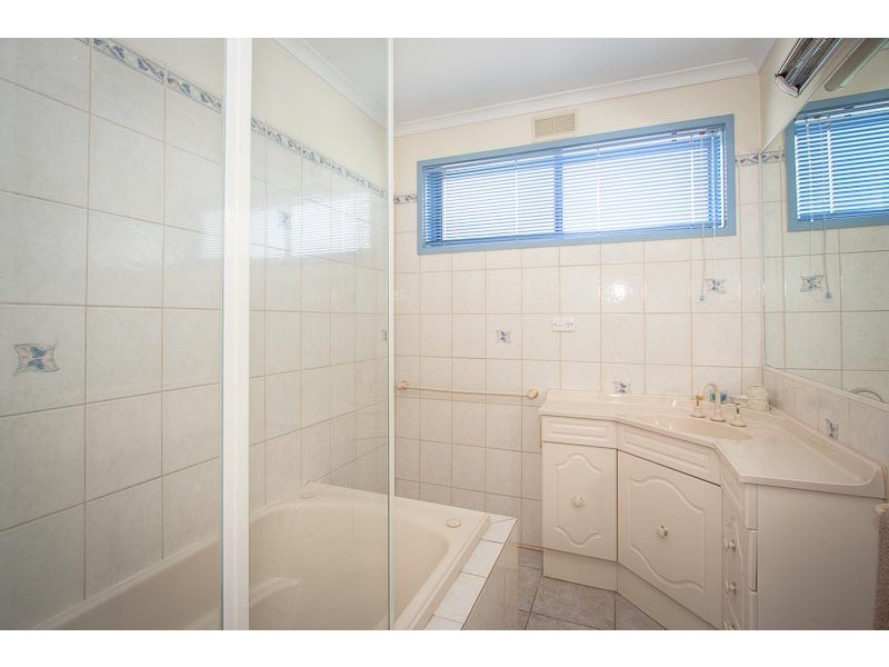 27 Fraser Court, Sunbury VIC 3429