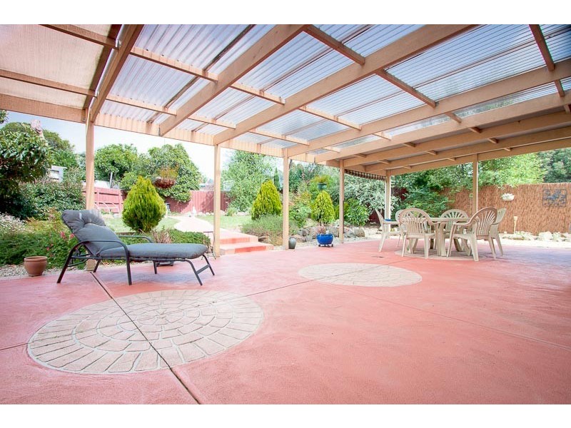 27 Fraser Court, Sunbury VIC 3429