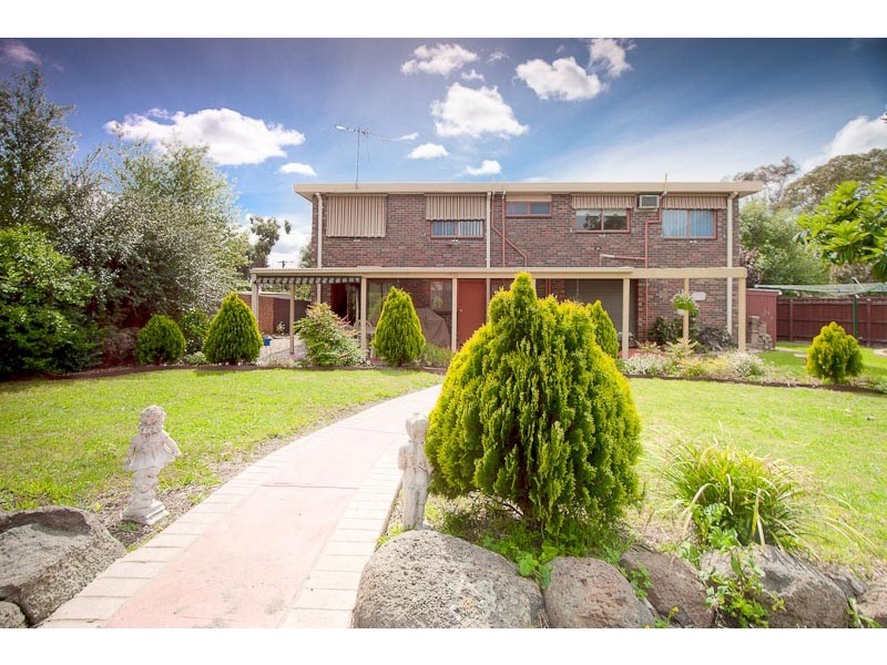 27 Fraser Court, Sunbury VIC 3429