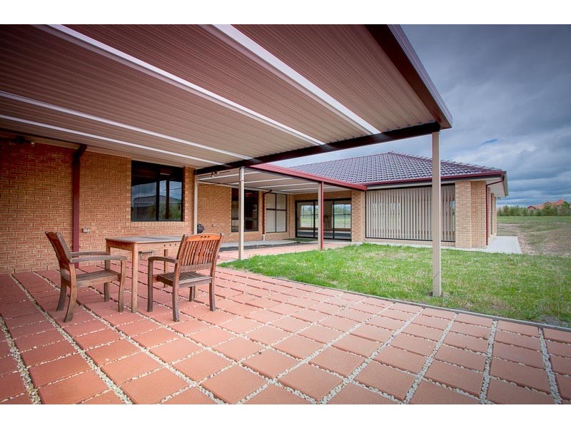 21 Rupertsdale Road, Sunbury VIC 3429