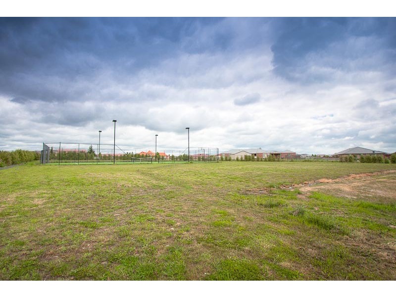 21 Rupertsdale Road, Sunbury VIC 3429