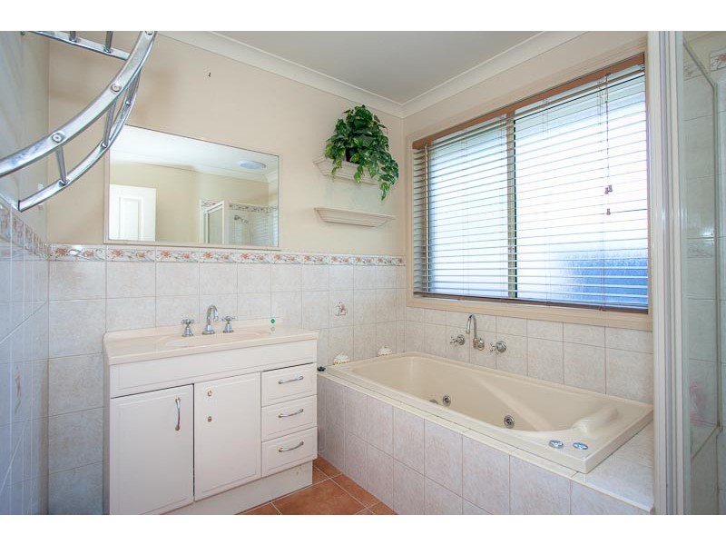 11 Clyde Court, Sunbury VIC 3429