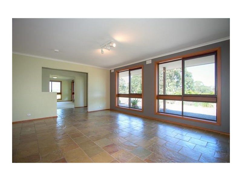 60 Albert Road, Sunbury VIC 3429