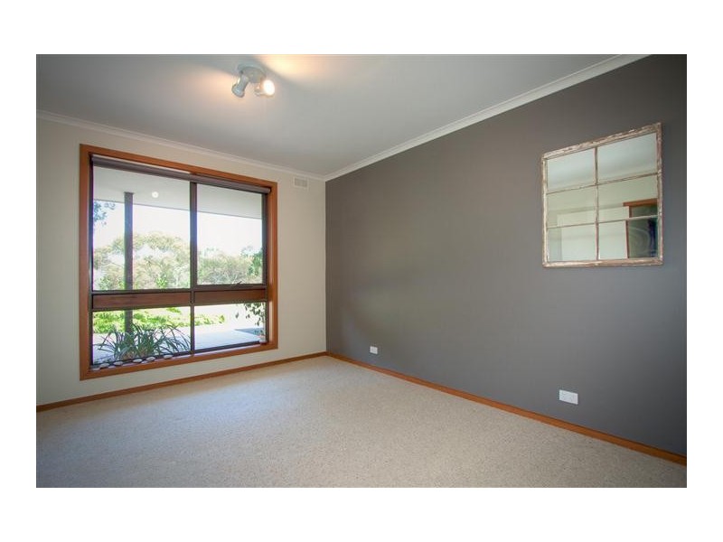 60 Albert Road, Sunbury VIC 3429