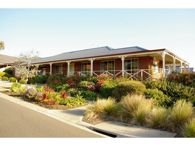42 Watersprite Boulevard, Sunbury VIC 3429