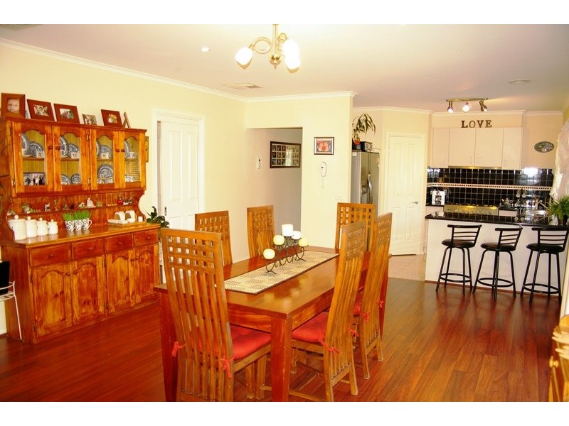 42 Watersprite Boulevard, Sunbury VIC 3429