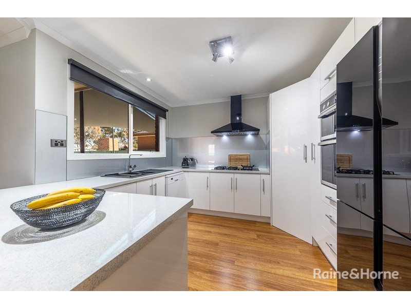 12 Oakmont Court, Sunbury VIC 3429