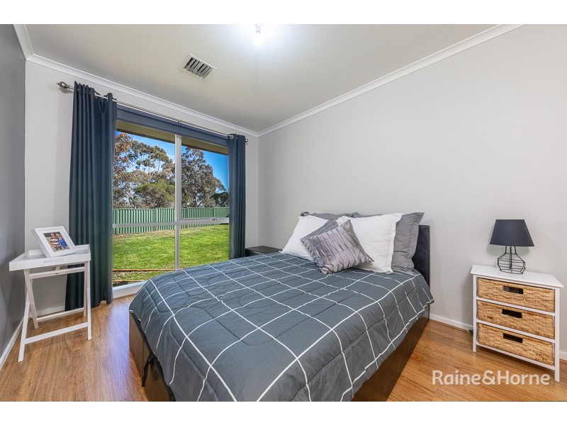 12 Oakmont Court, Sunbury VIC 3429