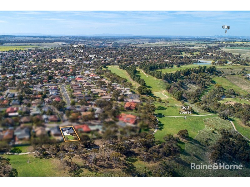 12 Oakmont Court, Sunbury VIC 3429
