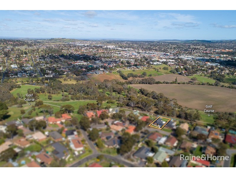 12 Oakmont Court, Sunbury VIC 3429