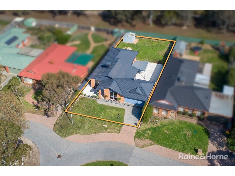 12 Oakmont Court, Sunbury VIC 3429