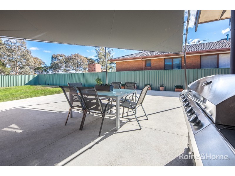 12 Oakmont Court, Sunbury VIC 3429