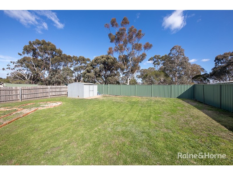 12 Oakmont Court, Sunbury VIC 3429