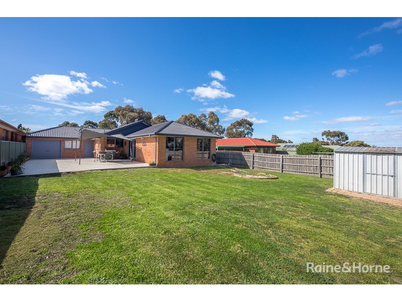 12 Oakmont Court, Sunbury VIC 3429