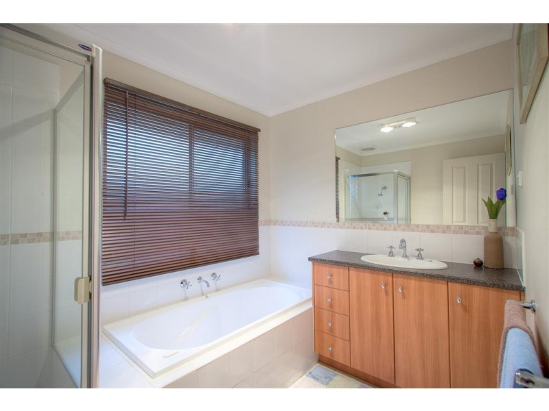 13 Sassafras Drive, Sunbury VIC 3429