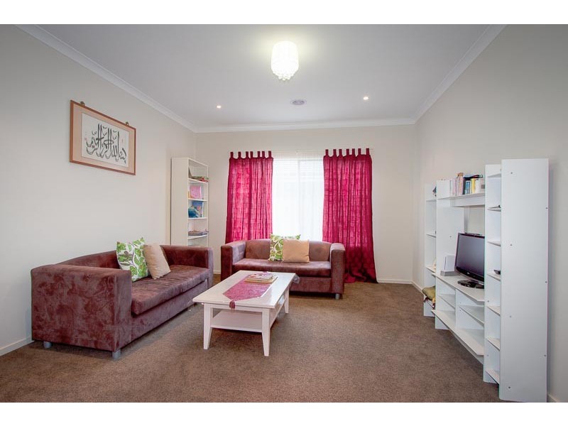 97 The Old Stock Run, Sunbury VIC 3429