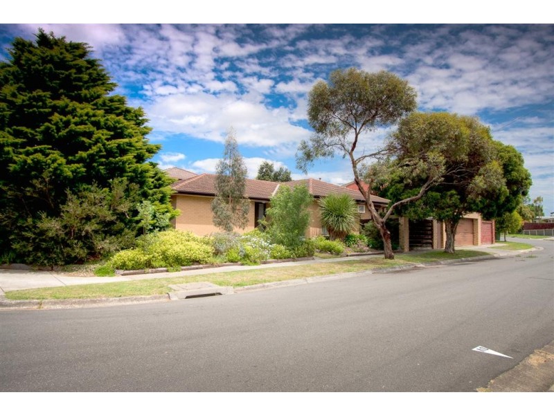 10 Flinders Street, Sunbury VIC 3429