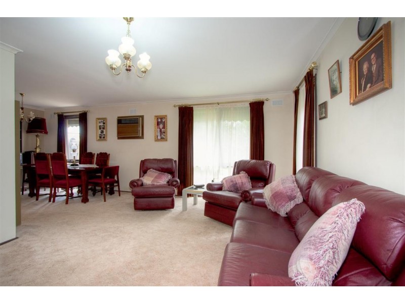 10 Flinders Street, Sunbury VIC 3429