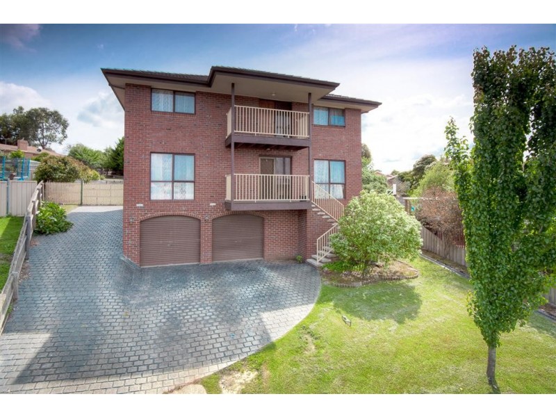 8 Lachlan Court, Sunbury VIC 3429