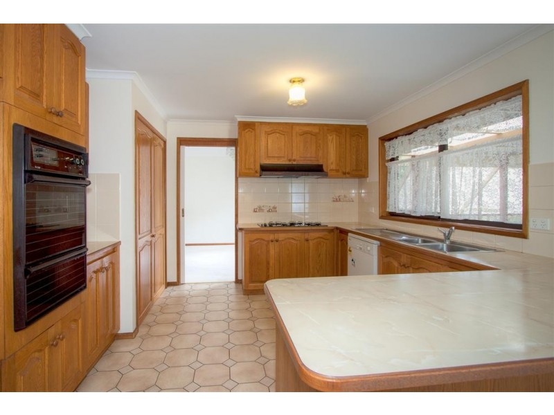 8 Lachlan Court, Sunbury VIC 3429