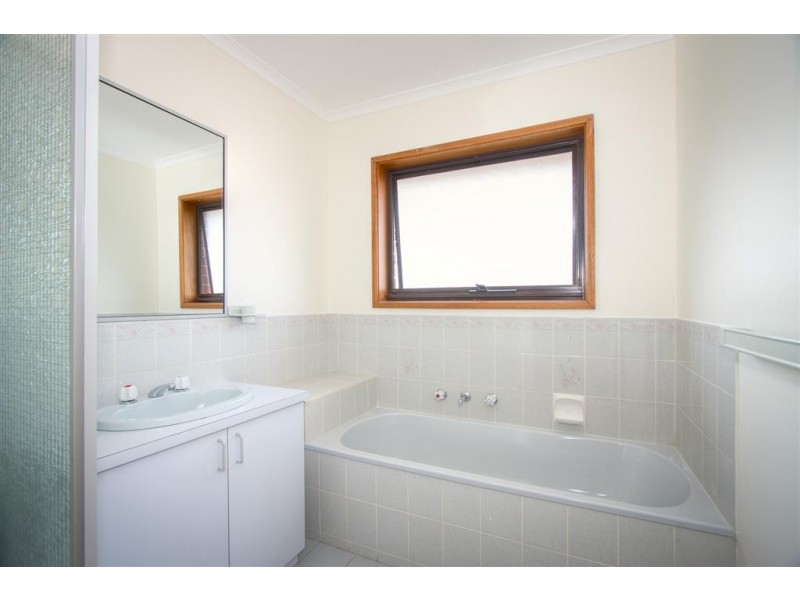 8 Lachlan Court, Sunbury VIC 3429