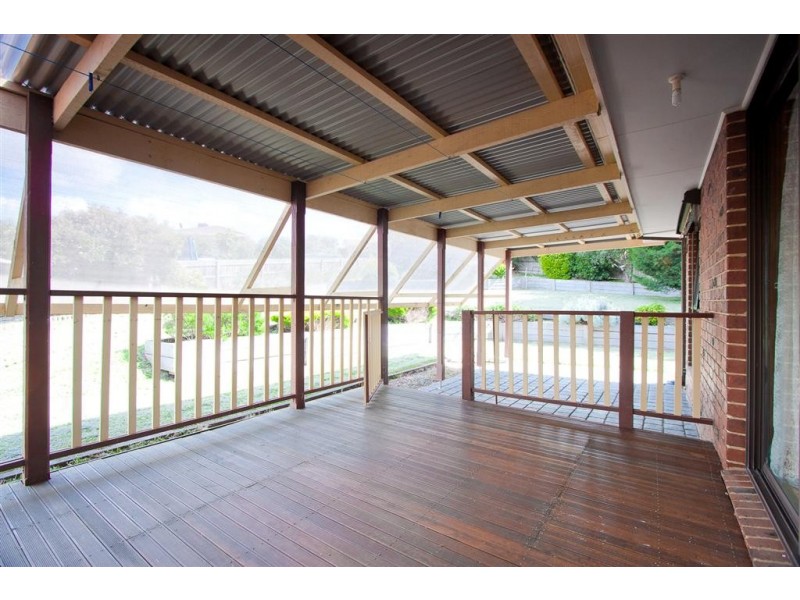 8 Lachlan Court, Sunbury VIC 3429