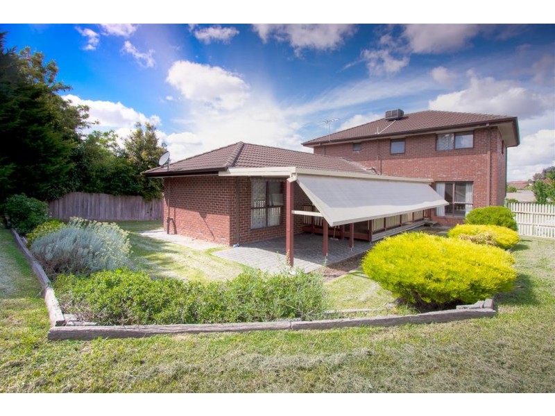 8 Lachlan Court, Sunbury VIC 3429