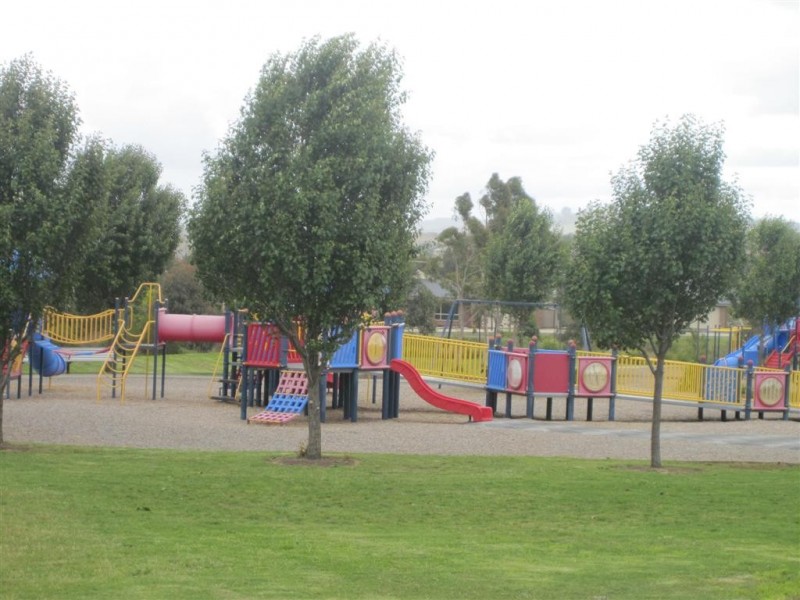 162 Belleview Drive, Sunbury VIC 3429