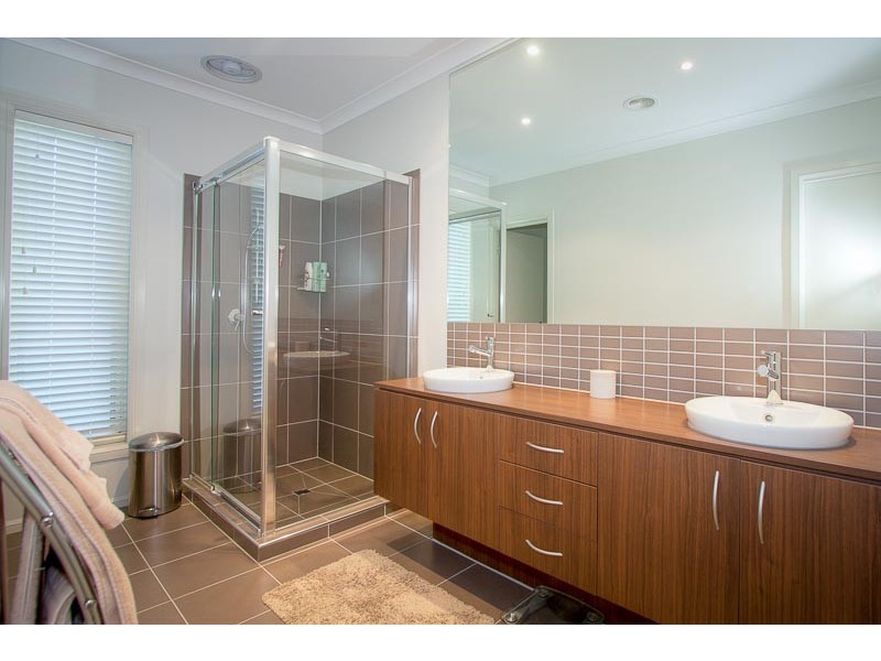 7 Old Winery Road, Sunbury VIC 3429