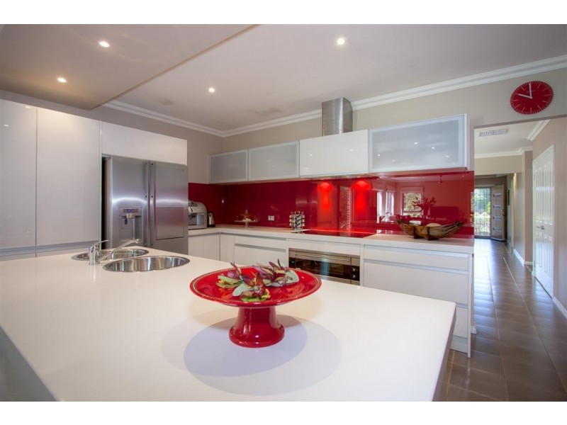 10 Sassafras Drive, Sunbury VIC 3429