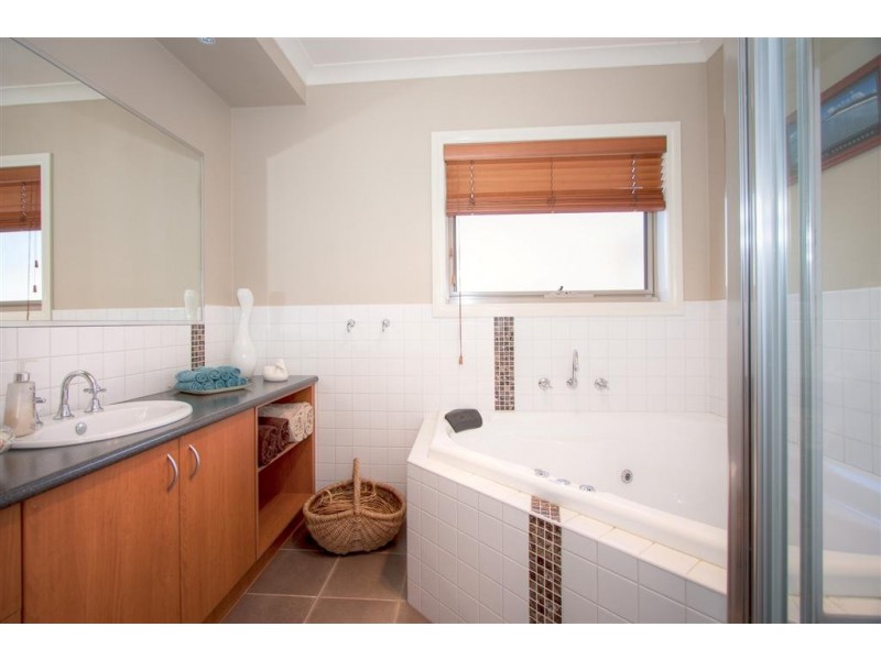 10 Sassafras Drive, Sunbury VIC 3429