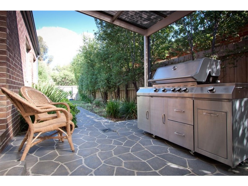 10 Sassafras Drive, Sunbury VIC 3429