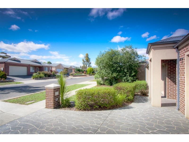 10 Sassafras Drive, Sunbury VIC 3429