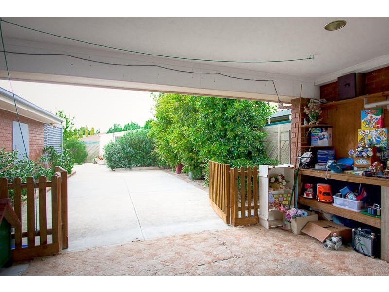 51 Carnoustie Drive, Sunbury VIC 3429
