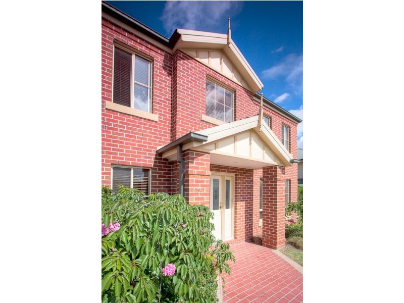 36 The Avenue, Sunbury VIC 3429