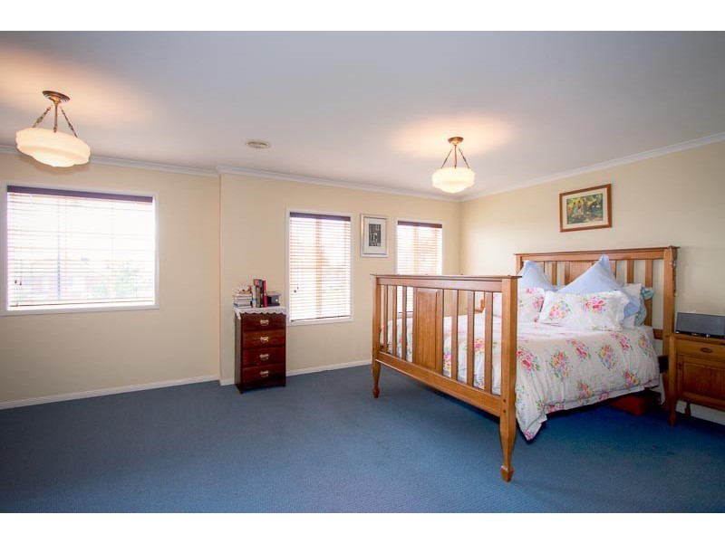 36 The Avenue, Sunbury VIC 3429