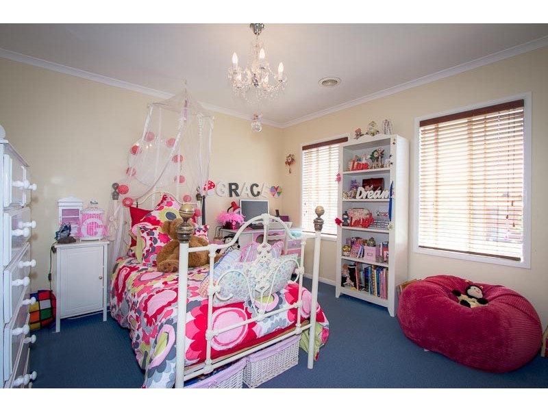 36 The Avenue, Sunbury VIC 3429