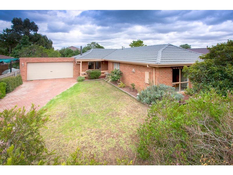 15 Dunrossil Drive, Sunbury VIC 3429