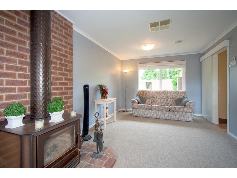 15 Dunrossil Drive, Sunbury VIC 3429