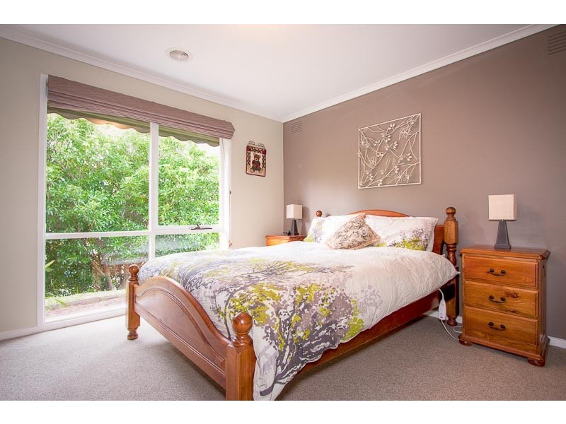 15 Dunrossil Drive, Sunbury VIC 3429