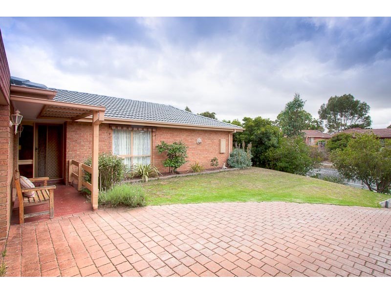 15 Dunrossil Drive, Sunbury VIC 3429