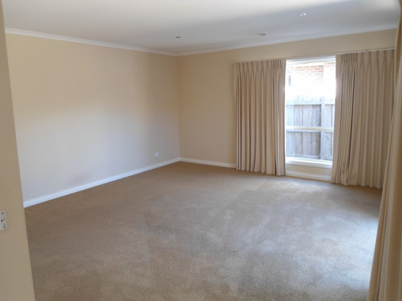 8/40-42 DARBYSHIRE STREET, Sunbury VIC 3429