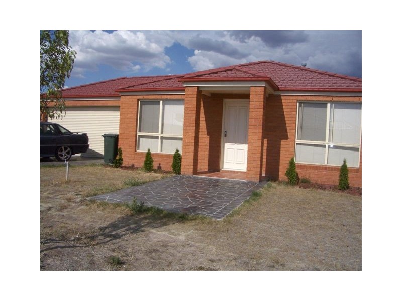 2 GROUT COURT, Sunbury VIC 3429