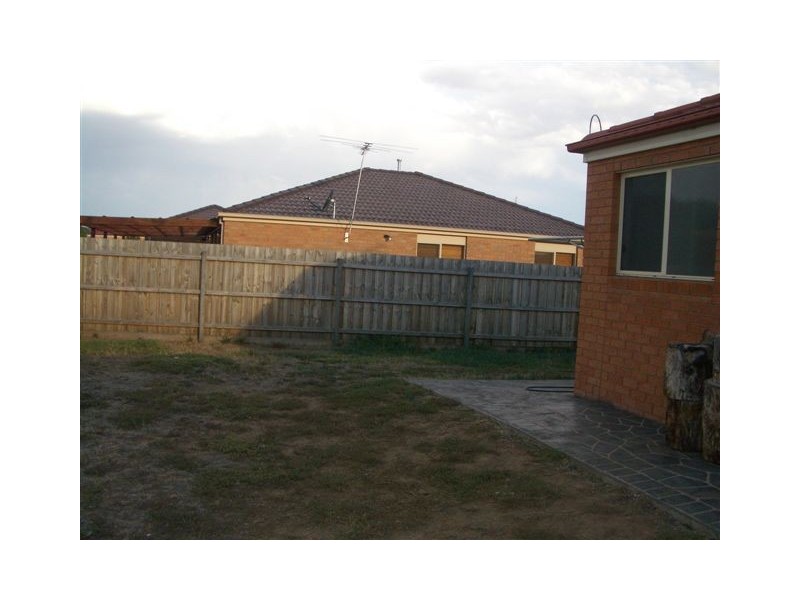 2 GROUT COURT, Sunbury VIC 3429