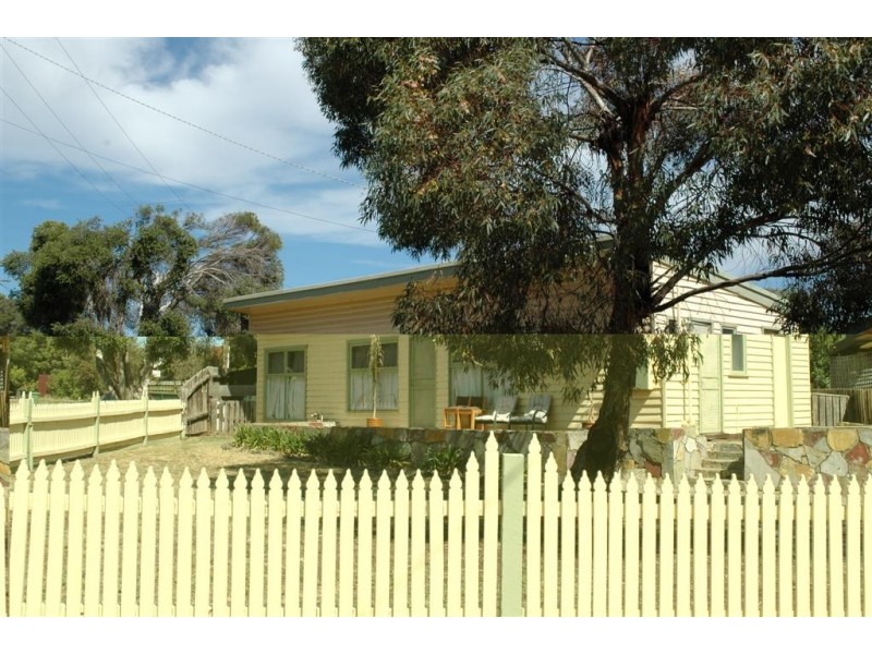 8 FLINDERS STREET, Sunbury VIC 3429