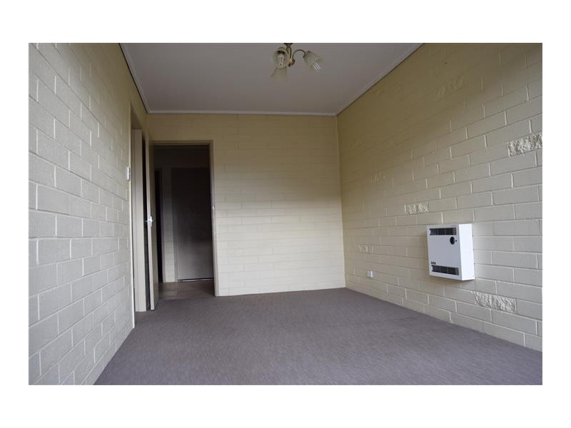 2/137 Evans Street, Sunbury VIC 3429